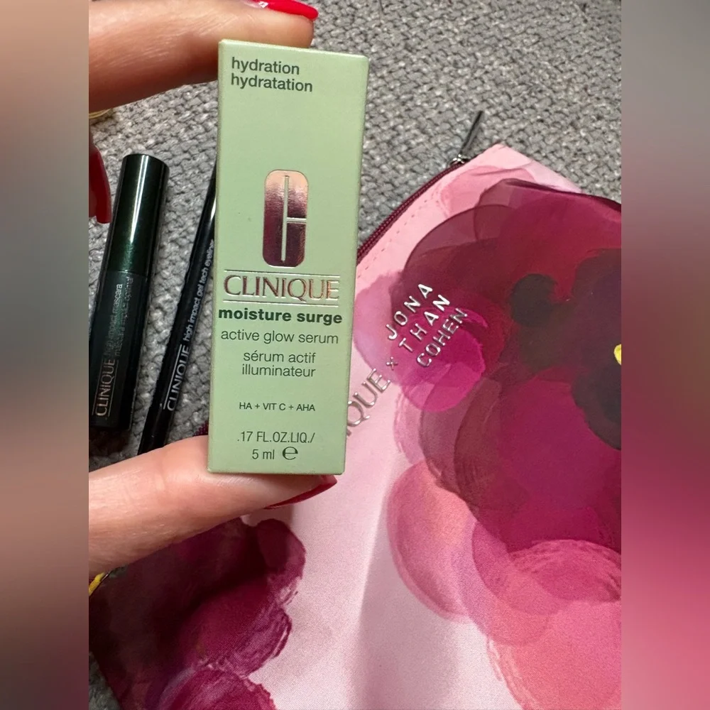 Clinique Luxury Sample Set + Jonathan Cohen Designer Floral Pouch - Picture 4 of 13